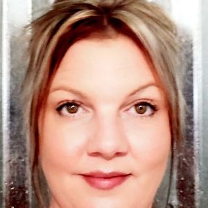 Meet your Posher, Cari